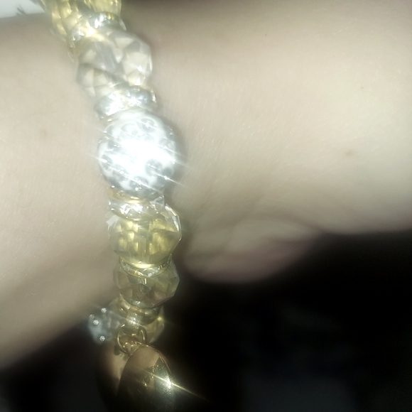 2 PC Set of Handmade Adjustable  bracelets in 2 flattering colors- Approx 7" sz - Picture 10 of 11